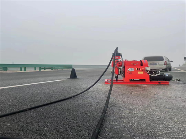 积石山马路路基路面开裂下沉注浆加固灌浆