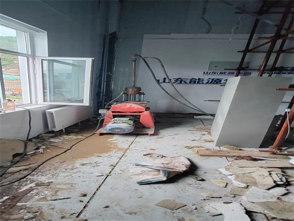 积石山地基基础下沉墙体裂缝加固注浆顶升施工